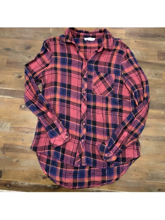 beachlunchlounge Tops - Beach Lunch Lounge multicolored plaid flannel long sleeve button down shirt EUC